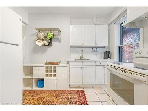 93 Peter Street, Hamilton, ON - Indoor Photo Showing Kitchen