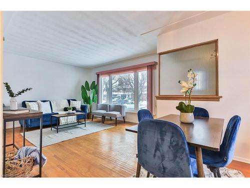 25 Grandfield Street, Hamilton, ON - Indoor Photo Showing Dining Room