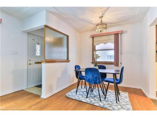 25 Grandfield Street, Hamilton, ON - Indoor Photo Showing Dining Room