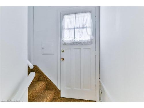 25 Grandfield Street, Hamilton, ON - Indoor Photo Showing Other Room