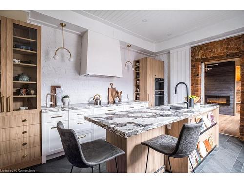 20 Peter Street, Hamilton, ON - Indoor Photo Showing Kitchen With Upgraded Kitchen