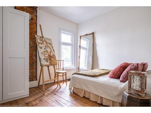 20 Peter Street, Hamilton, ON - Indoor Photo Showing Bathroom