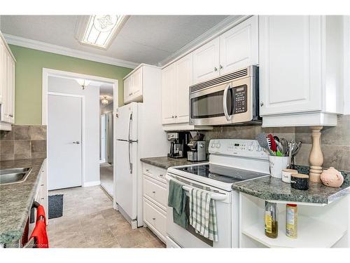 1501-75 Queen Street N, Hamilton, ON - Indoor Photo Showing Kitchen