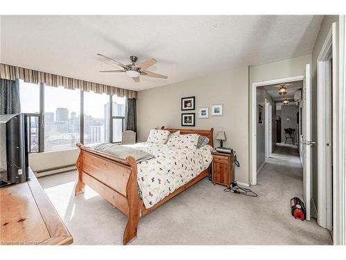 1501-75 Queen Street N, Hamilton, ON - Indoor Photo Showing Bedroom