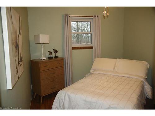 32 Talbot Road, Canfield, ON - Indoor Photo Showing Bedroom