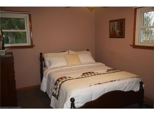 32 Talbot Road, Canfield, ON - Indoor Photo Showing Bedroom