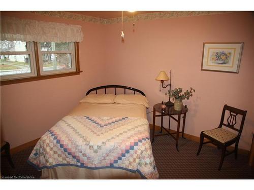 32 Talbot Road, Canfield, ON - Indoor Photo Showing Bedroom