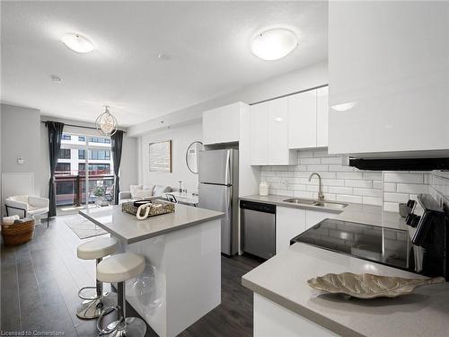 19-2486 Old Bronte Road, Oakville, ON - Indoor Photo Showing Kitchen With Stainless Steel Kitchen With Double Sink With Upgraded Kitchen