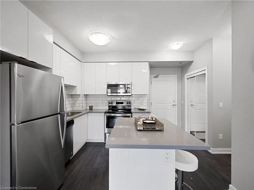 19-2486 Old Bronte Road, Oakville, ON - Indoor Photo Showing Kitchen With Stainless Steel Kitchen With Upgraded Kitchen