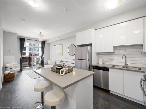 19-2486 Old Bronte Road, Oakville, ON - Indoor Photo Showing Kitchen With Stainless Steel Kitchen With Double Sink