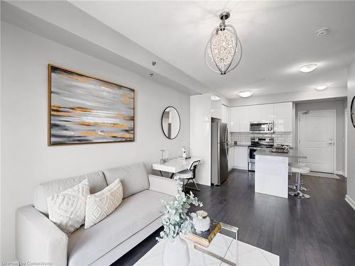 19-2486 Old Bronte Road, Oakville, ON - Indoor Photo Showing Living Room