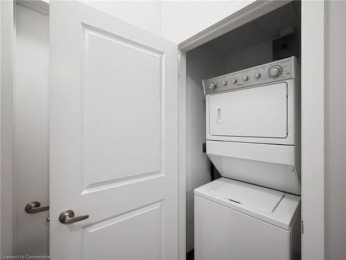 19-2486 Old Bronte Road, Oakville, ON - Indoor Photo Showing Laundry Room