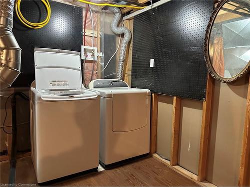 Lower-147 Locheed Drive, Hamilton, ON - Indoor Photo Showing Laundry Room