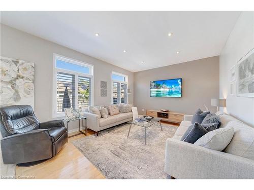 143 Valmont Street, Ancaster, ON - Indoor Photo Showing Living Room