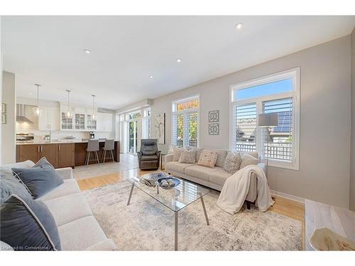 143 Valmont Street, Ancaster, ON - Indoor Photo Showing Living Room