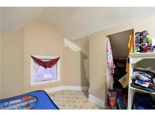 417 King Street W, Hamilton, ON - Indoor Photo Showing Bedroom