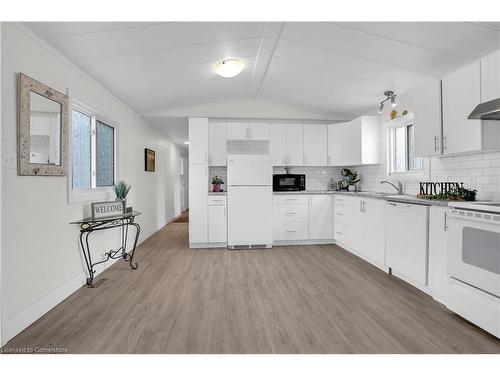 4455 David Lane, Beamsville, ON - Indoor Photo Showing Kitchen