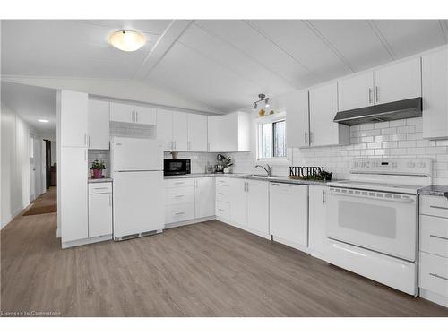 4455 David Lane, Beamsville, ON - Indoor Photo Showing Kitchen