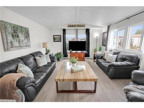 4455 David Lane, Beamsville, ON - Indoor Photo Showing Living Room