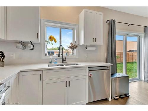 104 Parkside Drive, St. Catharines, ON - Indoor Photo Showing Kitchen With Double Sink