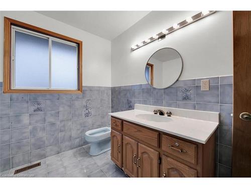 51 Morgan Road, Hamilton, ON - Indoor Photo Showing Bathroom