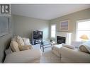 9 Bridgenorth Crescent, Hamilton, ON  - Indoor Photo Showing Living Room With Fireplace 