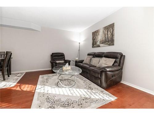 112-2555 Thomas Street, Mississauga, ON - Indoor Photo Showing Living Room