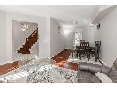 112-2555 Thomas Street, Mississauga, ON - Indoor Photo Showing Living Room