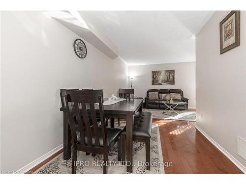 112-2555 Thomas Street, Mississauga, ON - Indoor Photo Showing Dining Room