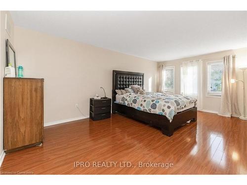 112-2555 Thomas Street, Mississauga, ON - Indoor Photo Showing Bedroom