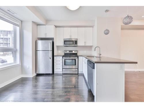 7-5030 Corporate Drive, Burlington, ON - Indoor Photo Showing Kitchen