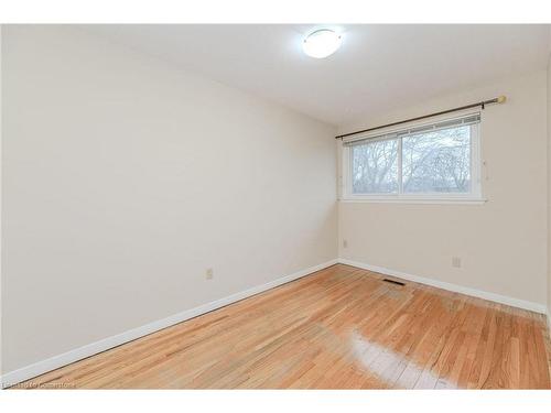 5479 Schueller Crescent, Burlington, ON - Indoor Photo Showing Other Room