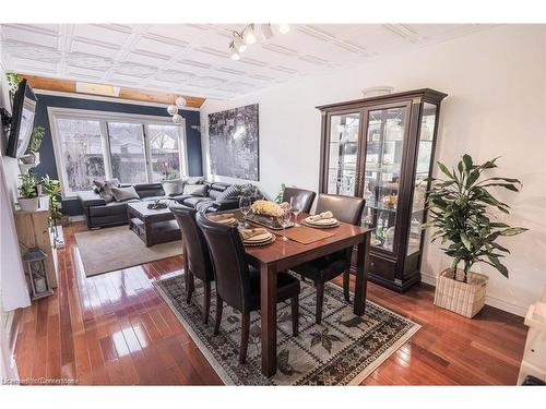 11 Tomahawk Drive, Grimsby, ON - Indoor Photo Showing Dining Room