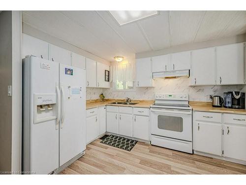 148 Maple Crescent, Flamborough, ON - Indoor Photo Showing Kitchen With Double Sink