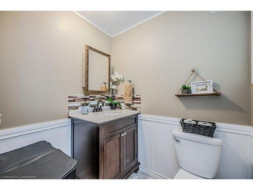 148 Maple Crescent, Flamborough, ON - Indoor Photo Showing Bathroom