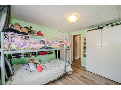 148 Maple Crescent, Flamborough, ON - Indoor Photo Showing Bedroom