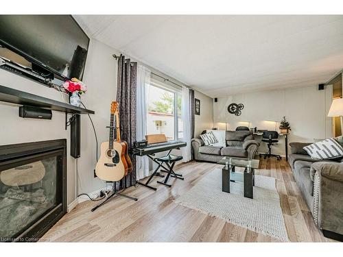 148 Maple Crescent, Flamborough, ON - Indoor Photo Showing Living Room With Fireplace