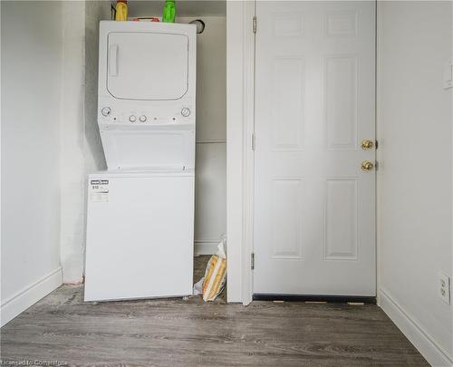 2-172.5 Sheridan Street, Brantford, ON - Indoor Photo Showing Laundry Room