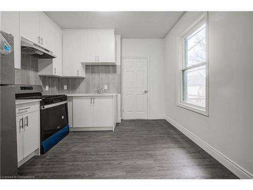 2-172.5 Sheridan Street, Brantford, ON - Indoor Photo Showing Kitchen