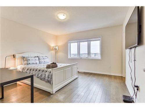 23-8273 Tulip Tree Drive, Niagara Falls, ON - Indoor Photo Showing Bedroom