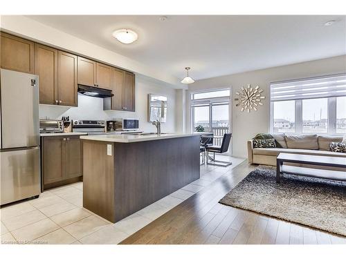 23-8273 Tulip Tree Drive, Niagara Falls, ON - Indoor Photo Showing Kitchen