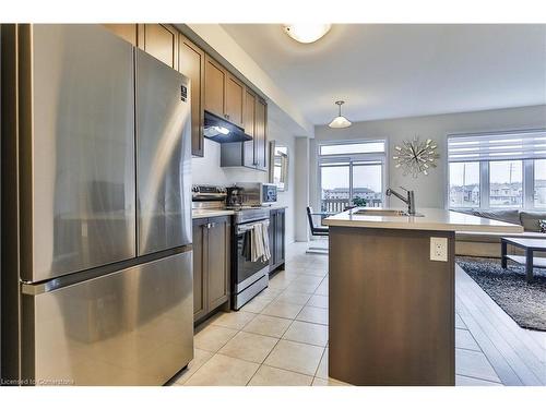 23-8273 Tulip Tree Drive, Niagara Falls, ON - Indoor Photo Showing Kitchen