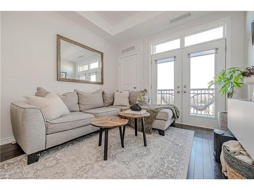 510-5327 Upper Middle Road, Burlington, ON - Indoor Photo Showing Living Room