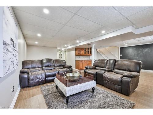 2911 Darien Road, Burlington, ON - Indoor