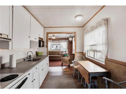 296 Julian Avenue, Hamilton, ON - Indoor Photo Showing Kitchen