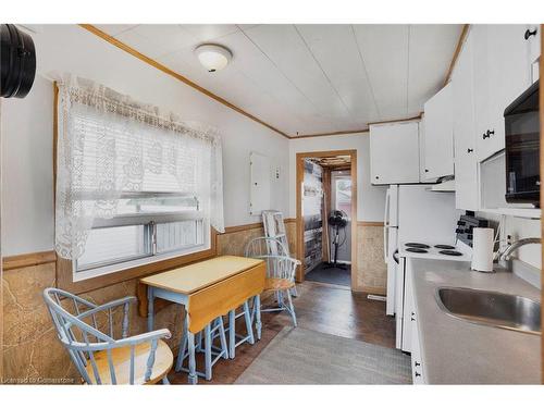 296 Julian Avenue, Hamilton, ON - Indoor Photo Showing Kitchen