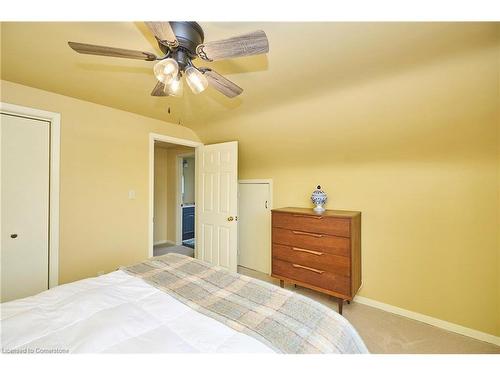 325 Brookfield Boulevard, Dunnville, ON - Indoor Photo Showing Bedroom