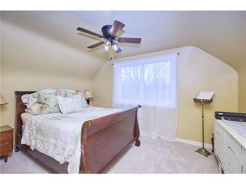 325 Brookfield Boulevard, Dunnville, ON - Indoor Photo Showing Bedroom