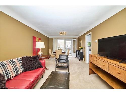 325 Brookfield Boulevard, Dunnville, ON - Indoor Photo Showing Living Room