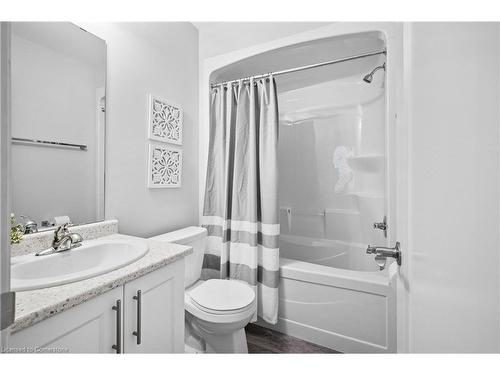 271 Dalgleish Trail, Hamilton, ON - Indoor Photo Showing Bathroom